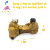 Tượng 2 ông lão ngồi đánh cờ trang trí hồ cá bằng gốm sứ