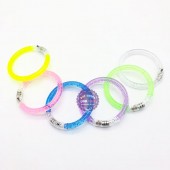 Vòng đeo tay có đèn led phát sáng nhiều màu